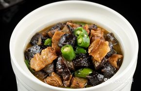 Braised Pork Belly with Sea Cucumber