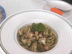 风味青酱鸡肉意面-浮梦·高空下午茶&水晶DIY
