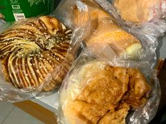 红豆肉松面包-美嘉华面包西饼店(红胜坊店)