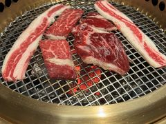 -铭牛烧肉·和牛海鲜自助(高新月牙湖店)