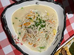 鸡汤手工鱼面-龙桥私厨·姜花菊花过桥鱼·顺德菜(容桂店)