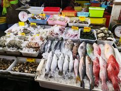 -拉威海鲜市场