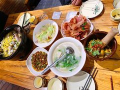 -老滇山寨•云南特色菜•地方菜•民族风情歌舞表演(金碧店)