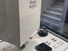 -Alexander McQueen(远洋太古里店)