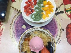士多啤梨黑钻配雪糕-甜心妈妈·榴莲星级糖水(北京路总店)