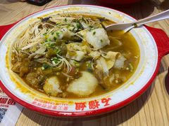 特色酸辣农家酥肉火锅米线-石榴姐•山城小馆(创始店)