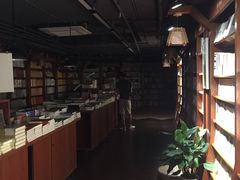 -新华书店(印象城店)
