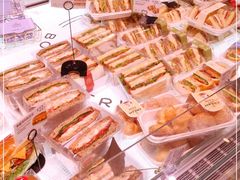 -巴黎贝甜(大宁国际商业广场店)