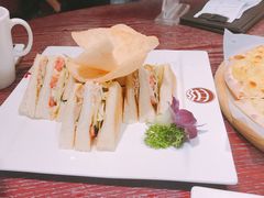 烧牛肉吞拿鱼三明治-超级厨房概念餐厅(奥园广场店)