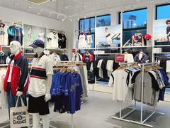 -王府井奥莱临潼小镇(临潼店)