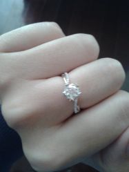 -威德钻石-克拉钻大本营(南京东路店)