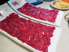 鲜牛肉-左庭右院鲜牛肉火锅(浦江欢乐颂店)