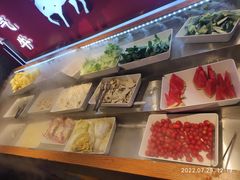 -运气牛自助酱大骨火锅(南京东路店)
