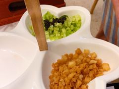 招牌小龙虾红汤泡饭-蜜桃花开·中西融合菜E&W(南长街店)