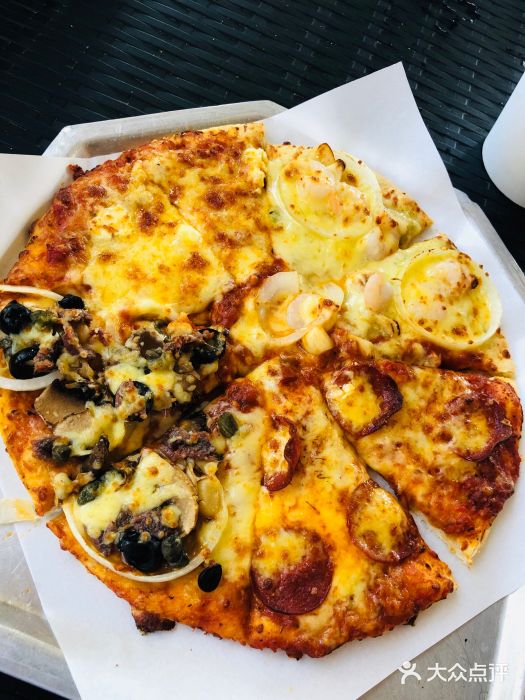 Yellow Cab Pizza Co.四季比萨图片