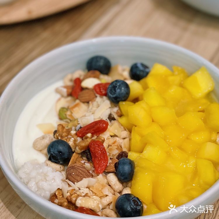 颜值火爆的宝珠奶酪草莓季！