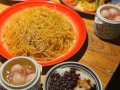 红豆稀饭-破三川·新川菜(静安大融城店)