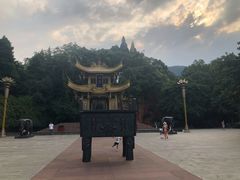 -峨眉山报国寺