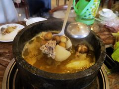 -鲁朗纳麦石锅鸡庄园