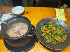 -莲餐厅·湖北菜·潜江小龙虾店(愚园路店)