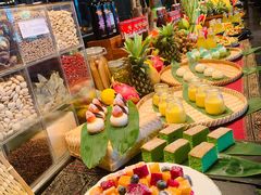 -华邑酒店·鲜艳全日自助餐厅