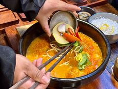 -银米·云南传统过桥米线(双廊黑金冠店)