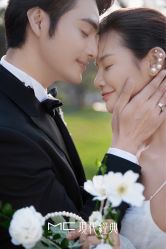 -现代经典婚纱摄影