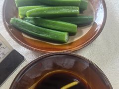 -猪三哥肥肠鸡川菜小炒