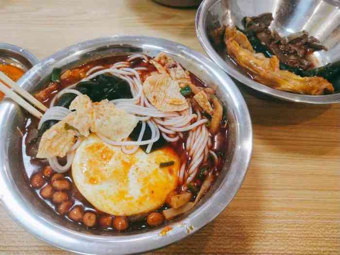 bigyang大羊螺蛳粉-"位置很好找就在南山路道边7215附近停车位.