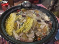 -香巴拉云南餐厅(华莱坞店)