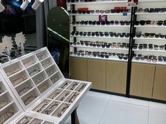 -沫芮眼镜·蔡司官方授权店(人民广场店)