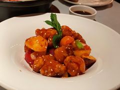 椰果菠萝咕噜肉-闻见中国海南菜(K11店)