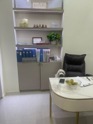 -苗方清颜专业祛痘·皮肤管理