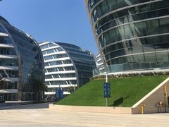 -虹桥世界中心-东北停车场