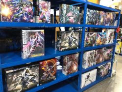 -逝水玩具折扣店