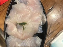 -吴氏老牌坊云南鱼豆花火锅店(通江街店)