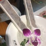 虾滑有小惊艳到很Q弹，没有因为煮的时间久口感不好的感觉