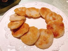 香煎墨鱼饼-荣粤酒家·融合粤菜