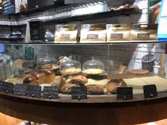 面包甜点陈列柜-O'mills Sourdough Bakery&Bistro(永嘉路店)