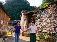 -高荡千年布依古寨旅游景区