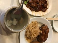 豬腳面線-阿水狮猪脚大王(台中公园店)