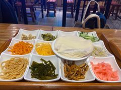 丝娃娃-怪噜范·老贵阳街头名小吃(汇金星力城店)