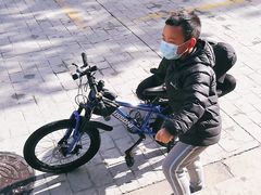 -道路口单车爱瓦士dahon大行