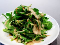 麻酱冰草配鱼子酱-柴门头啖汤·经典川菜·慢火汤品(锦城万达店)