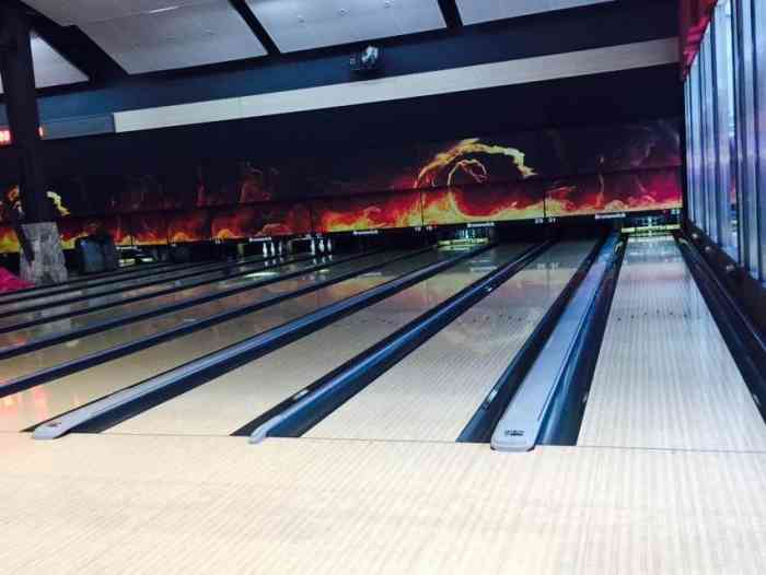 鼎鸿保龄球俱乐部(欧亚卖场店)-"第一次去玩,感觉很不错!人还挺多的.