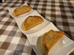 榴莲酥-新大咀港式茶餐厅(宝山万达店)