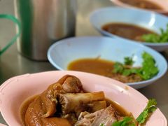 -Kha Mu Charoensang(Silom)