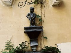 -鲁邦国际风情街(麦世达韩国精品百货店)