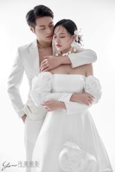 -雨墨婚纱摄影工作室