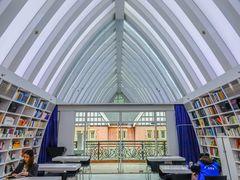 -钟书阁(松江泰晤士小镇店)